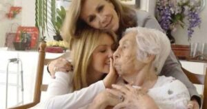 Eva Mange, Laura Zapata y Thalía