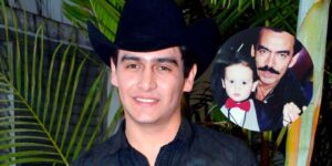 Julián Figueroa - Joan Sebastian